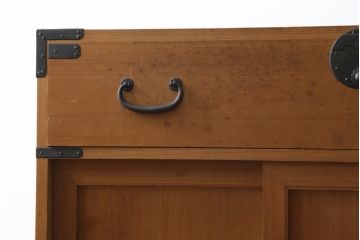 和製アンティーク　美品　檜(ヒノキ)材　時代の流れを感じる趣ある佇まいが魅力的な関西帳場箪笥(和箪笥、時代箪笥、収納タンス、整理たんす、引き出し、店舗什器)(R-082181)
