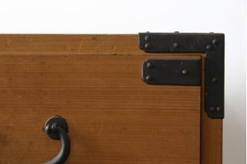 和製アンティーク　美品　檜(ヒノキ)材　時代の流れを感じる趣ある佇まいが魅力的な関西帳場箪笥(和箪笥、時代箪笥、収納タンス、整理たんす、引き出し、店舗什器)(R-082181)