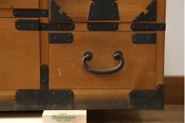 和製アンティーク　美品　檜(ヒノキ)材　時代の流れを感じる趣ある佇まいが魅力的な関西帳場箪笥(和箪笥、時代箪笥、収納タンス、整理たんす、引き出し、店舗什器)(R-082181)