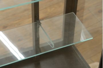 和製アンティーク　大正ロマン　色ガラス入り　おしゃれなディスプレイが叶うタバコ屋さんの薄型ガラスケース(ショーケース、Gケース、陳列棚、飾り棚、コレクションケース、キャビネット、たばこ、煙草、店舗什器)(R-082183)