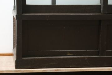 和製アンティーク　大正ロマン　色ガラス入り　おしゃれなディスプレイが叶うタバコ屋さんの薄型ガラスケース(ショーケース、Gケース、陳列棚、飾り棚、コレクションケース、キャビネット、たばこ、煙草、店舗什器)(R-082183)