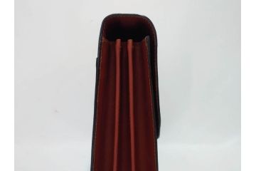 アメリカ製　Schlesinger(シュレジンジャー)　上品な佇まいの革製のダイヤルロック付きビジネスバッグ　(R-082189)