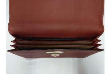 アメリカ製　Schlesinger(シュレジンジャー)　上品な佇まいの革製のダイヤルロック付きビジネスバッグ　(R-082189)