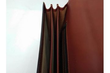 アメリカ製　Schlesinger(シュレジンジャー)　上品な佇まいの革製のダイヤルロック付きビジネスバッグ　(R-082189)