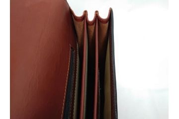 アメリカ製　Schlesinger(シュレジンジャー)　上品な佇まいの革製のダイヤルロック付きビジネスバッグ　(R-082189)