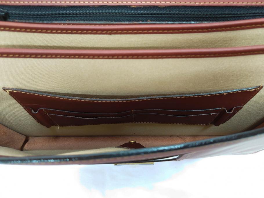 アメリカ製　Schlesinger(シュレジンジャー)　上品な佇まいの革製のダイヤルロック付きビジネスバッグ　(R-082189)