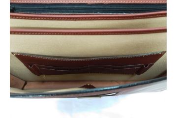 アメリカ製　Schlesinger(シュレジンジャー)　上品な佇まいの革製のダイヤルロック付きビジネスバッグ　(R-082189)