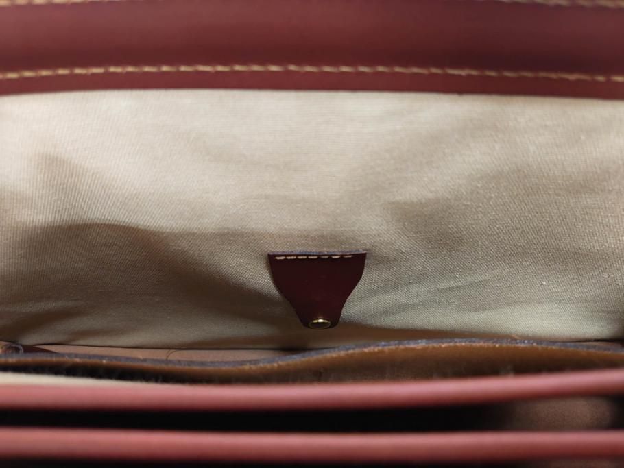 アメリカ製　Schlesinger(シュレジンジャー)　上品な佇まいの革製のダイヤルロック付きビジネスバッグ　(R-082189)