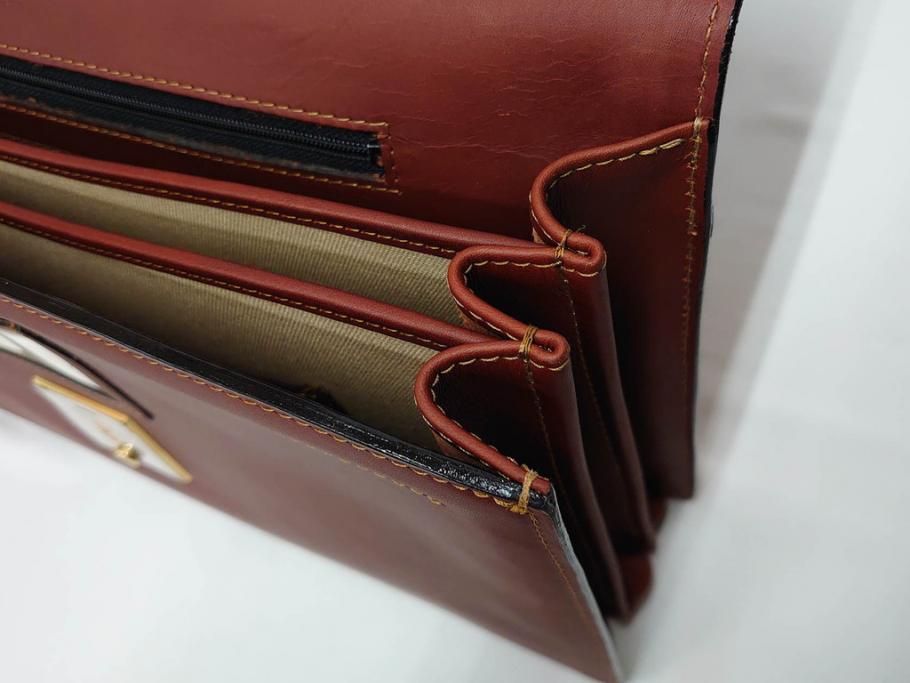 アメリカ製　Schlesinger(シュレジンジャー)　上品な佇まいの革製のダイヤルロック付きビジネスバッグ　(R-082189)