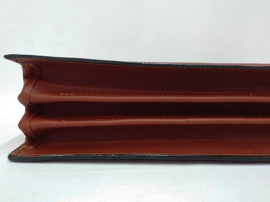 アメリカ製　Schlesinger(シュレジンジャー)　上品な佇まいの革製のダイヤルロック付きビジネスバッグ　(R-082189)