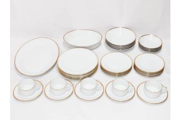 ノリタケ　NORITAKE　ゴールドライン　東海銀行 創立30周年記念　気品高き食卓を演出するディナーセット(金彩、プレート、ボウル、小皿、深皿、中皿、大皿、深鉢、C&S、カップ、ソーサー、チャイナ、洋食器、箱付)(R-082193)