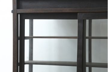 和製アンティーク　大正ロマン　天飾り付き　おしゃれなディスプレイが叶うタバコ屋さんの薄型ガラスケース(ショーケース、Gケース、陳列棚、飾り棚、コレクションケース、キャビネット、たばこ、煙草、店舗什器)(R-082196)