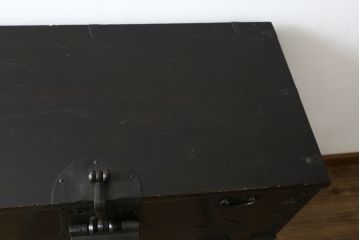 和製アンティーク　松材　重厚感のある金具が目を惹くバンダチ(バンダジ、半閉櫃、李朝箪笥、時代箪笥、収納箪笥、サイドボード)(R-082197)