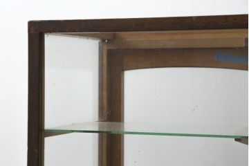 和製アンティーク　レトロな雰囲気を醸し出す木枠のガラスケース(Gケース、ショーケース、ディスプレイケース、コレクションケース、サイドキャビネット、飾り棚、陳列棚、店舗什器)(R-082198)