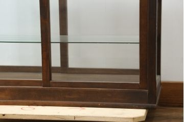 和製アンティーク　古い木枠が趣溢れる両面引き戸の卓上ガラスケース(Gケース、ショーケース、ディスプレイケース、コレクションケース、飾り棚、陳列棚、店舗什器)(R-082203)
