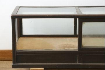 和製アンティーク　両面使いできる古いタバコ屋の卓上ガラスケース(ショーケース、収納棚、ローボード、飾り棚、店舗什器)(R-082204)