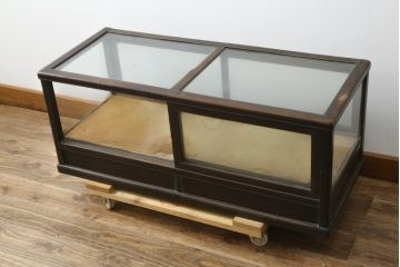 和製アンティーク　両面使いできる古いタバコ屋の卓上ガラスケース(ショーケース、収納棚、ローボード、飾り棚、店舗什器)(R-082204)