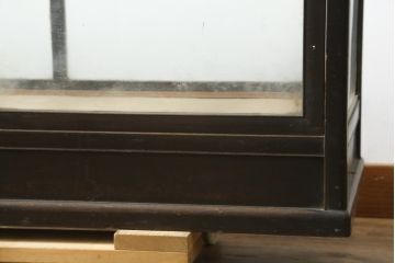 和製アンティーク　両面使いできる古いタバコ屋の卓上ガラスケース(ショーケース、収納棚、ローボード、飾り棚、店舗什器)(R-082204)
