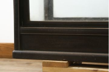 和製アンティーク　両面使いできる古いタバコ屋の卓上ガラスケース(ショーケース、収納棚、ローボード、飾り棚、店舗什器)(R-082204)