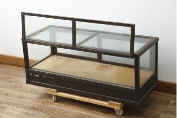 和製アンティーク　両面使いできる古いタバコ屋の卓上ガラスケース(ショーケース、収納棚、ローボード、飾り棚、店舗什器)(R-082204)