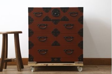 中古　美品　落ち着いた色合いの朱塗りが魅力的な米沢小箪笥(米沢箪笥、衣装箪笥、和タンス、収納たんす、民芸箪笥、チェスト、引き出し)(R-082207)