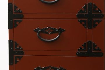 中古　美品　落ち着いた色合いの朱塗りが魅力的な米沢小箪笥(米沢箪笥、衣装箪笥、和タンス、収納たんす、民芸箪笥、チェスト、引き出し)(R-082207)