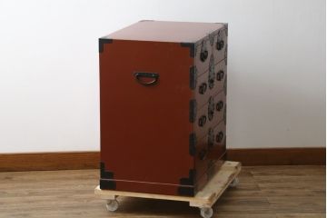  中古　美品　落ち着いた色合いの朱塗りが魅力的な米沢小箪笥(米沢箪笥、衣装箪笥、和タンス、収納たんす、民芸箪笥、チェスト、引き出し)(R-082208)
