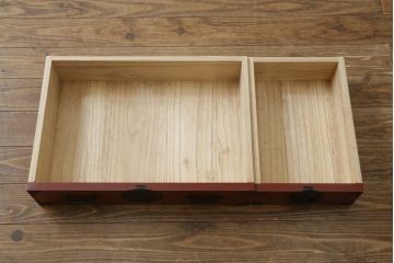  中古　美品　落ち着いた色合いの朱塗りが魅力的な米沢小箪笥(米沢箪笥、衣装箪笥、和タンス、収納たんす、民芸箪笥、チェスト、引き出し)(R-082208)