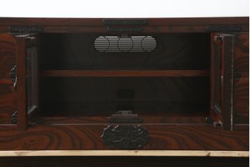 中古　美品　岩谷堂箪笥　どっしりとした重厚感ある佇まいが魅力的なテレビ台(ローボード、収納棚、戸棚、リビングボード、テレビボード、テレビ台)(定価約45万円)(R-082214)