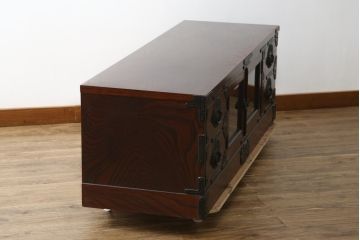 中古　美品　岩谷堂箪笥　どっしりとした重厚感ある佇まいが魅力的なテレビ台(ローボード、収納棚、戸棚、リビングボード、テレビボード、テレビ台)(定価約45万円)(R-082214)