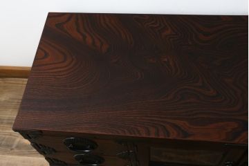 中古　美品　岩谷堂箪笥　どっしりとした重厚感ある佇まいが魅力的なテレビ台(ローボード、収納棚、戸棚、リビングボード、テレビボード、テレビ台)(定価約45万円)(R-082214)