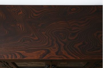 中古　美品　岩谷堂箪笥　どっしりとした重厚感ある佇まいが魅力的なテレビ台(ローボード、収納棚、戸棚、リビングボード、テレビボード、テレビ台)(定価約45万円)(R-082214)