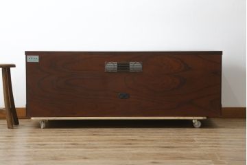 中古　美品　岩谷堂箪笥　どっしりとした重厚感ある佇まいが魅力的なテレビ台(ローボード、収納棚、戸棚、リビングボード、テレビボード、テレビ台)(定価約45万円)(R-082214)