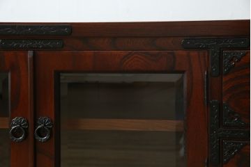 中古　美品　岩谷堂箪笥　どっしりとした重厚感ある佇まいが魅力的なテレビ台(ローボード、収納棚、戸棚、リビングボード、テレビボード、テレビ台)(定価約45万円)(R-082214)