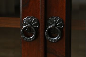 中古　美品　岩谷堂箪笥　どっしりとした重厚感ある佇まいが魅力的なテレビ台(ローボード、収納棚、戸棚、リビングボード、テレビボード、テレビ台)(定価約45万円)(R-082214)