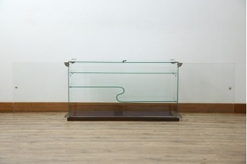 和製アンティーク　希少デザイン　S字ガラス棚のデザインがおしゃれな両開き卓上ガラスケース　(R-082215)