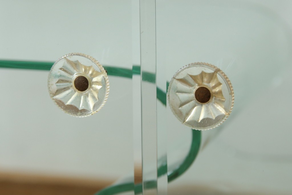 和製アンティーク　希少デザイン　S字ガラス棚のデザインがおしゃれな両開き卓上ガラスケース　(R-082215)