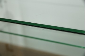 和製アンティーク　希少デザイン　S字ガラス棚のデザインがおしゃれな両開き卓上ガラスケース　(R-082215)