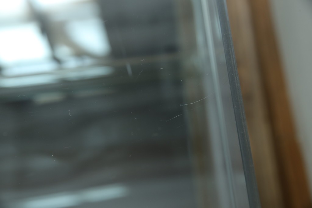 和製アンティーク　希少デザイン　S字ガラス棚のデザインがおしゃれな両開き卓上ガラスケース　(R-082215)