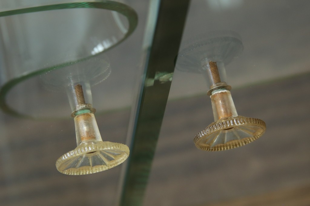 和製アンティーク　希少デザイン　S字ガラス棚のデザインがおしゃれな両開き卓上ガラスケース　(R-082215)