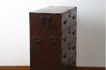 和製アンティーク　四丁引き　総桐(キリ)材　趣のある佇まいが魅力的な関西時代箪笥(和たんす、衣装タンス、収納箪笥、整理箪笥、引き出し、サイドチェスト)(R-082216)