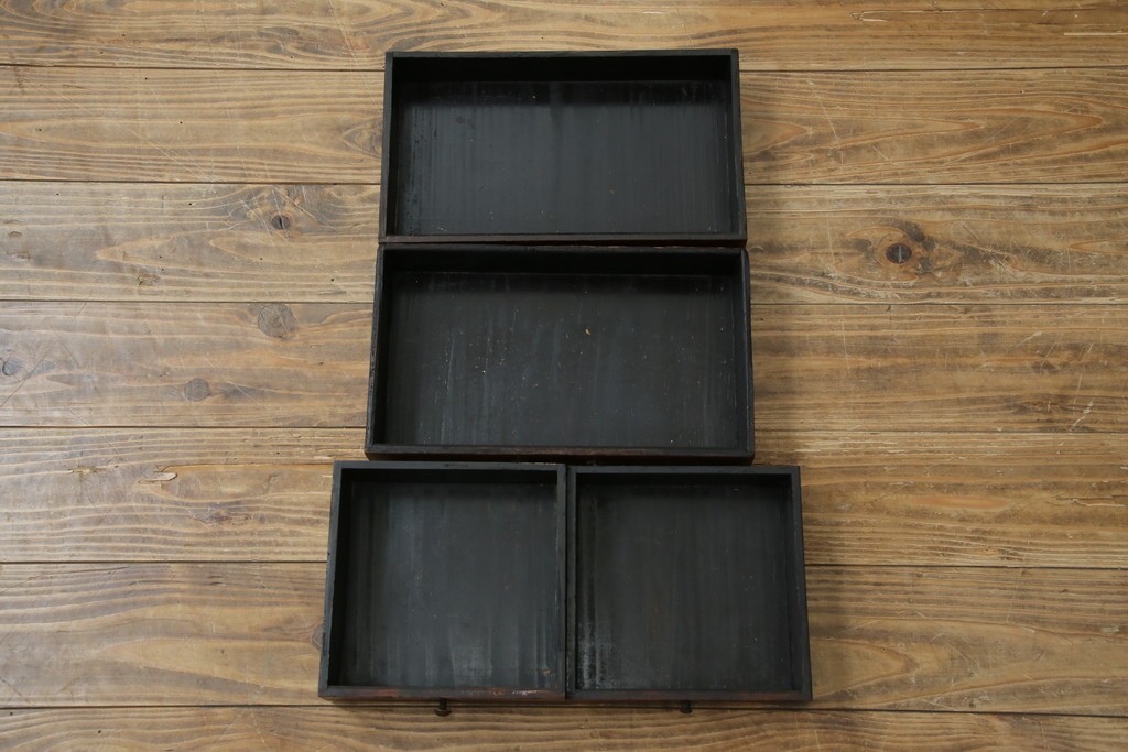 和製アンティーク　欅(ケヤキ)材　漆塗り　深みのある色合いが美しい漆塗り庄内小引き出し　(R-082218)