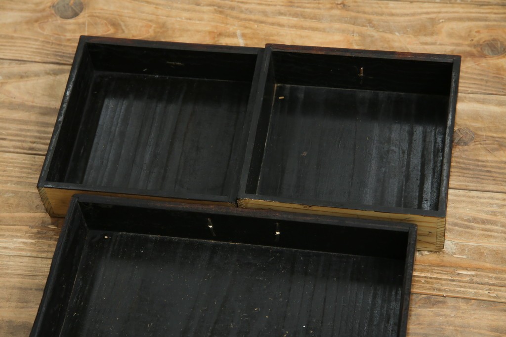 和製アンティーク　欅(ケヤキ)材　漆塗り　深みのある色合いが美しい漆塗り庄内小引き出し　(R-082218)