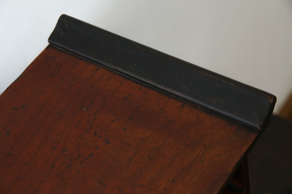 和製アンティーク　欅(ケヤキ)材　漆塗り　深みのある色合いが美しい漆塗り庄内小引き出し　(R-082218)