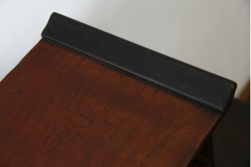 和製アンティーク　欅(ケヤキ)材　漆塗り　深みのある色合いが美しい漆塗り庄内小引き出し　(R-082218)