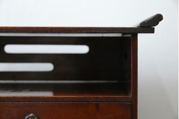 和製アンティーク　欅(ケヤキ)材　漆塗り　深みのある色合いが美しい漆塗り庄内小引き出し　(R-082218)