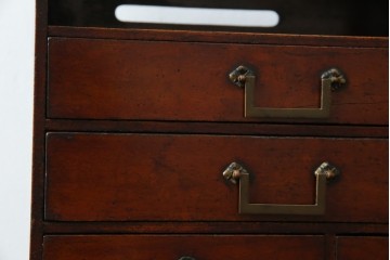 和製アンティーク　欅(ケヤキ)材　漆塗り　深みのある色合いが美しい漆塗り庄内小引き出し　(R-082218)