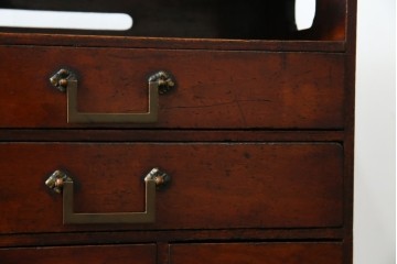 和製アンティーク　欅(ケヤキ)材　漆塗り　深みのある色合いが美しい漆塗り庄内小引き出し　(R-082218)