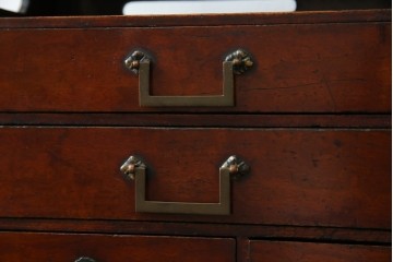 和製アンティーク　欅(ケヤキ)材　漆塗り　深みのある色合いが美しい漆塗り庄内小引き出し　(R-082218)