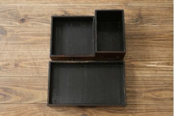 和製アンティーク　欅(ケヤキ)材　漆塗り　深みのある色合いが美しい漆塗り庄内小引き出し(卓上収納、小物収納)(R-082218)